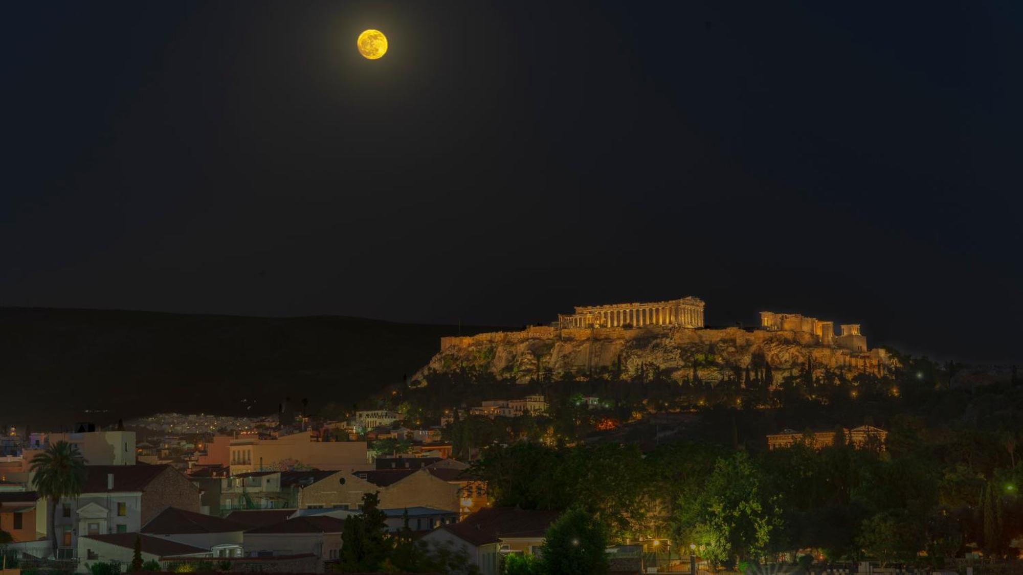 Amazing View Of Acropolis *